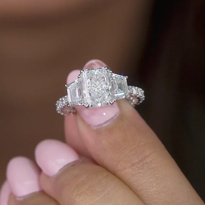 cushion diamond ring in lab grown diamond style.
